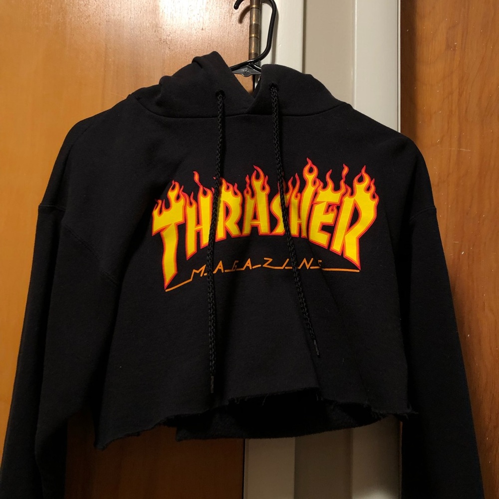 CROPPED THRASHER HOODIE only worn once!